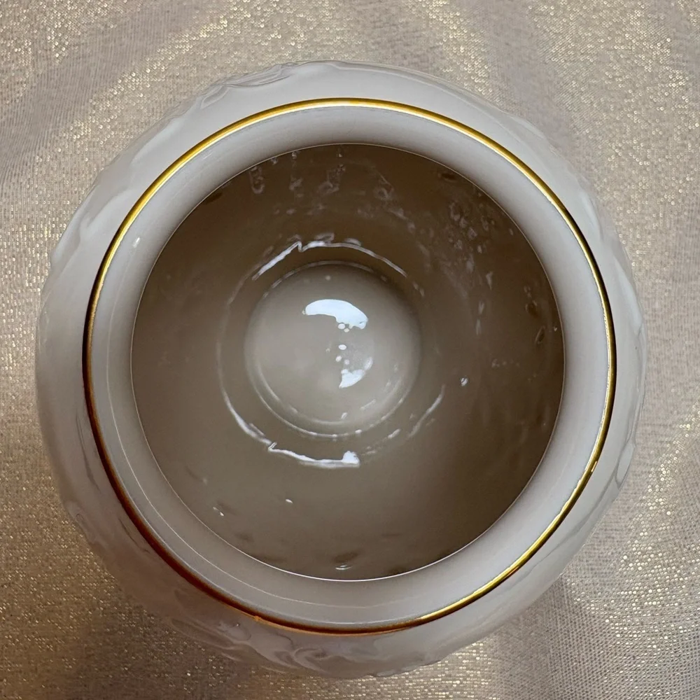 Lenox Masterpiece Small Vase Hand-Decorated w/ 24 Karat Gold Trim